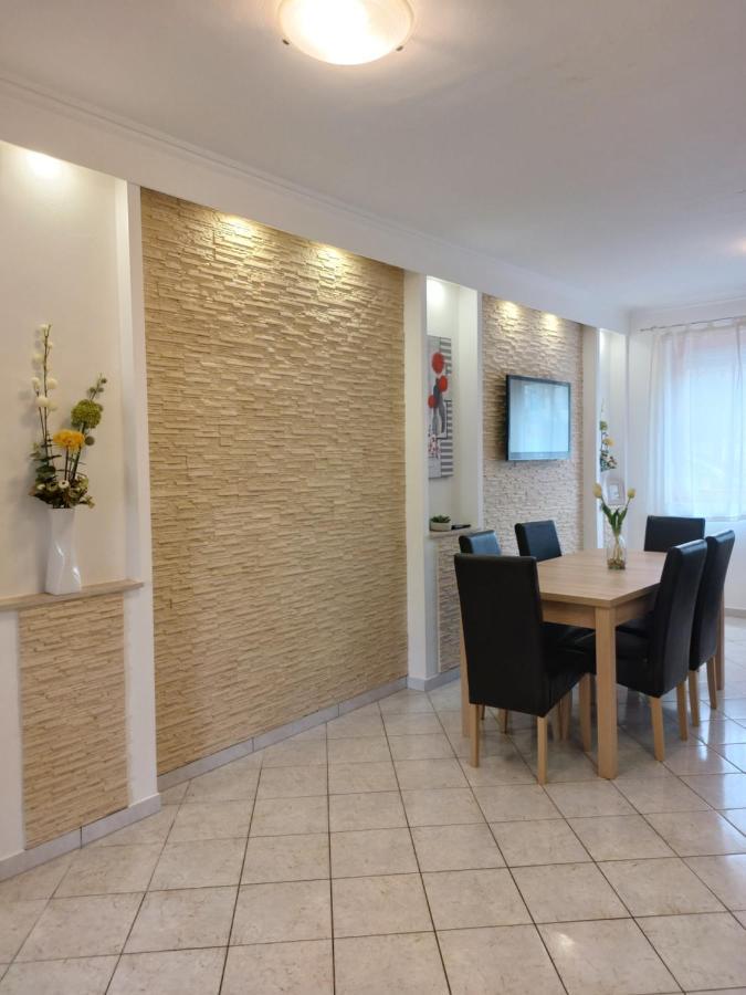 Apartmancentrum Gyula Exteriör bild