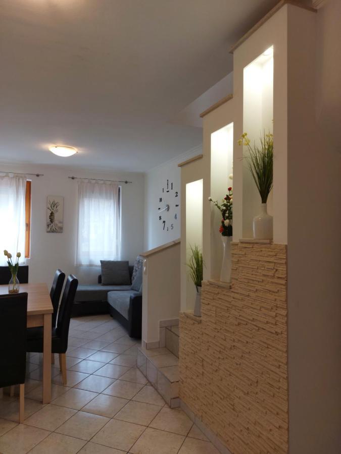 Apartmancentrum Gyula Exteriör bild