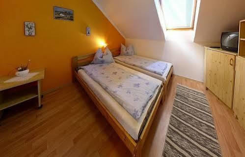 Apartmancentrum Gyula Exteriör bild